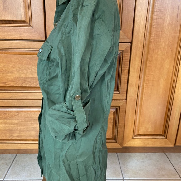 🔥5 for $20 - Army type blouse - Picture 3 of 5
